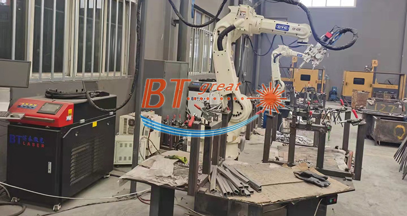 機(jī)器人激光焊接機(jī)客戶使用現(xiàn)場