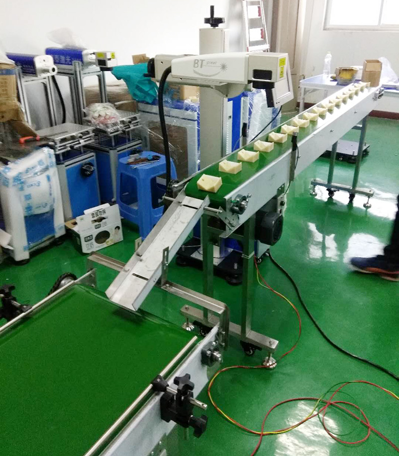 激光打標(biāo)自動(dòng)化配套.jpg 激光打標(biāo)自動(dòng)化配套.jpg